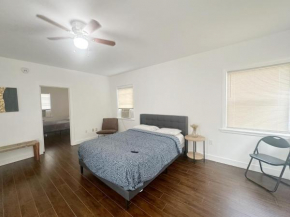 Las Olas Beach 1 Bedroom Apartment with Private Parking